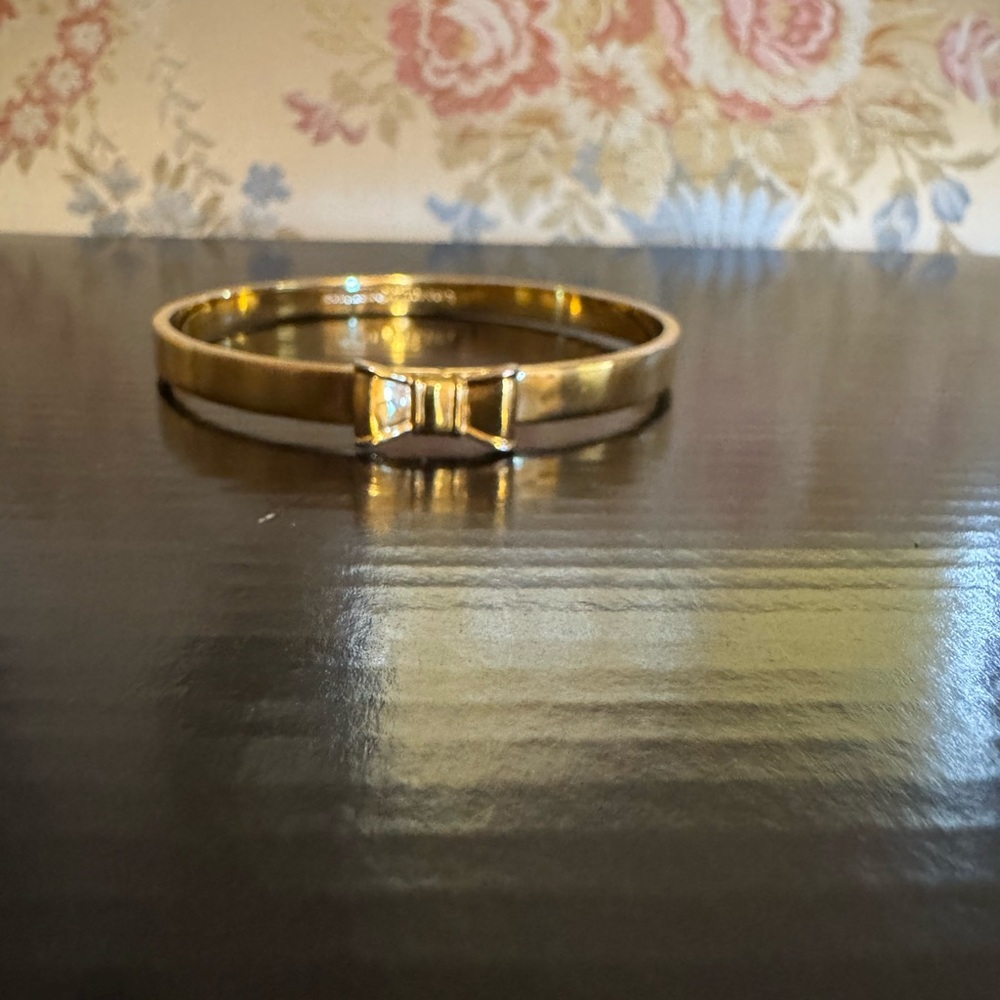 VINTAGE KATE SPADE Gold Bangle Bracelet With Gold Bow